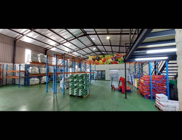 3,980M² INVESTMENT FOR SALE IN CLAYVILLE